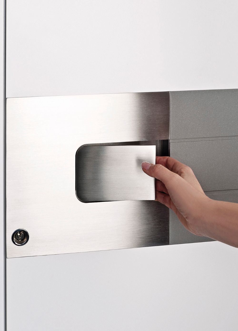 Aluminum entrace doors 603-Handle-Detail